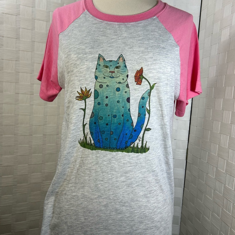 Gray and Pink Cat Graphic T-Shirt